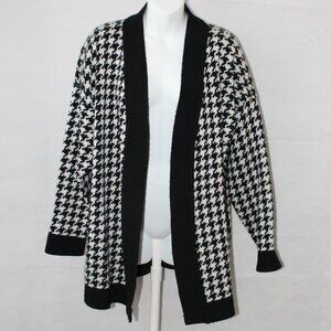 Vintage 80's Sweater Bazaar Womens Houndstooth Black and White Cardigan Medium